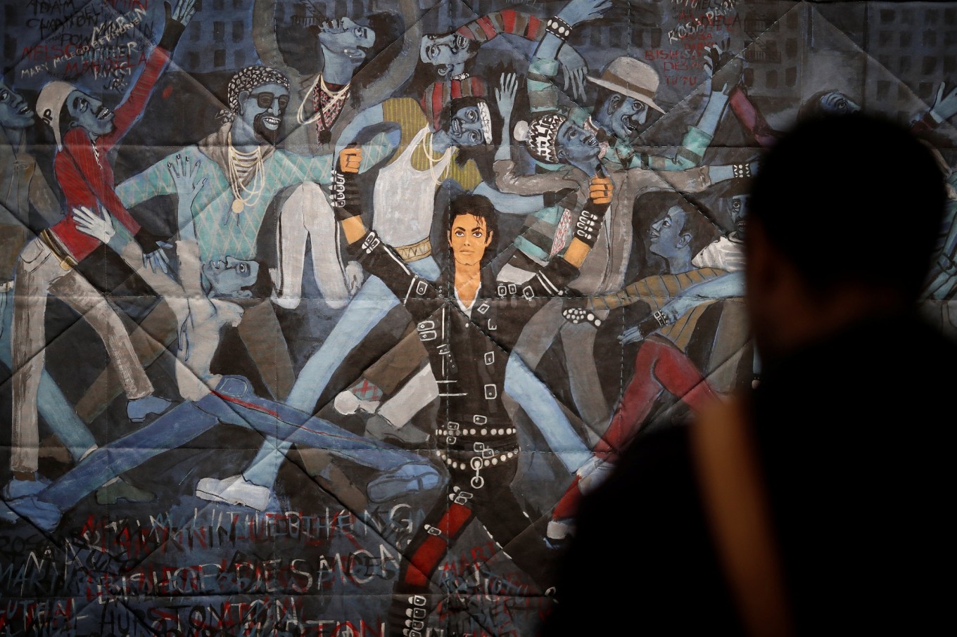 Michael Jackson fans look to beat it down to Paris art show