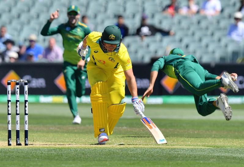 South Africa beat Australia in truncated T20
