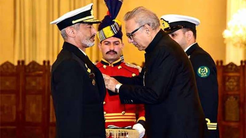 President confers Hilal-i-Imtiaz on UAE Naval commander