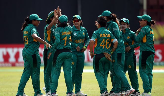 Pakistan, Ireland look for first points