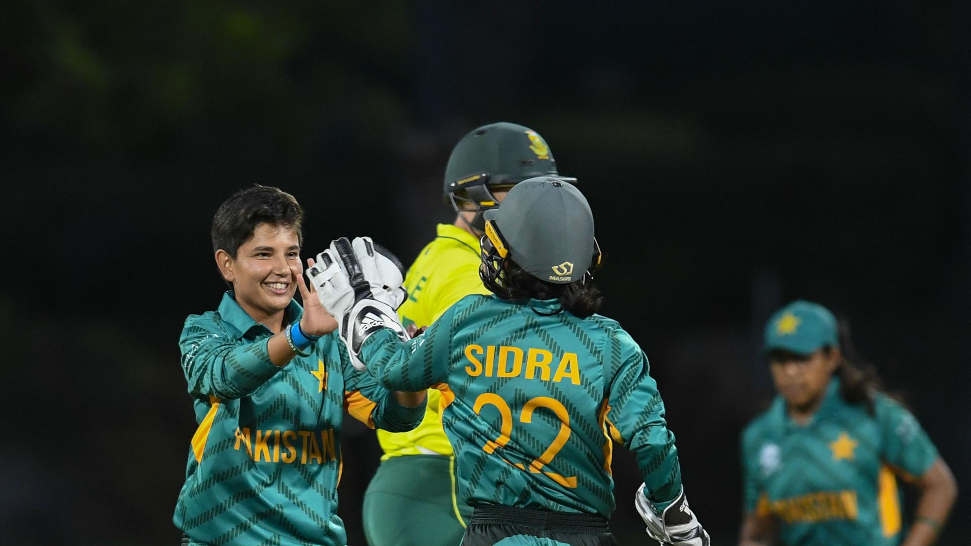 Pakistan stun South Africa in practice match