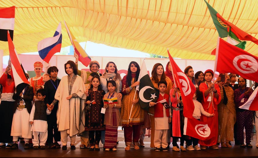 Envoys, families attend annual bazaar at Foreign Ministry