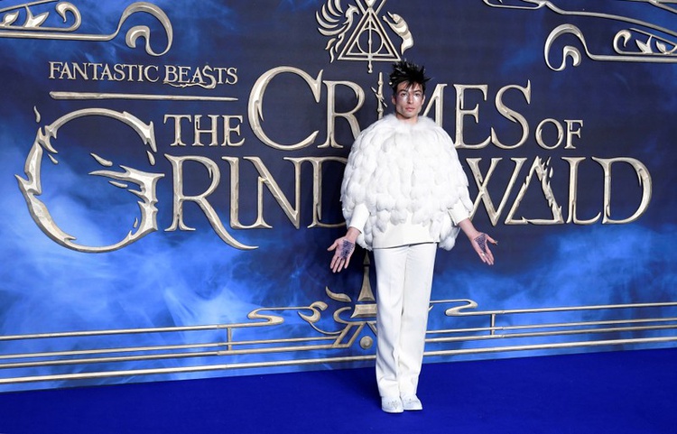 Box Office: 'Fantastic Beasts 2' charms with $62 million debut