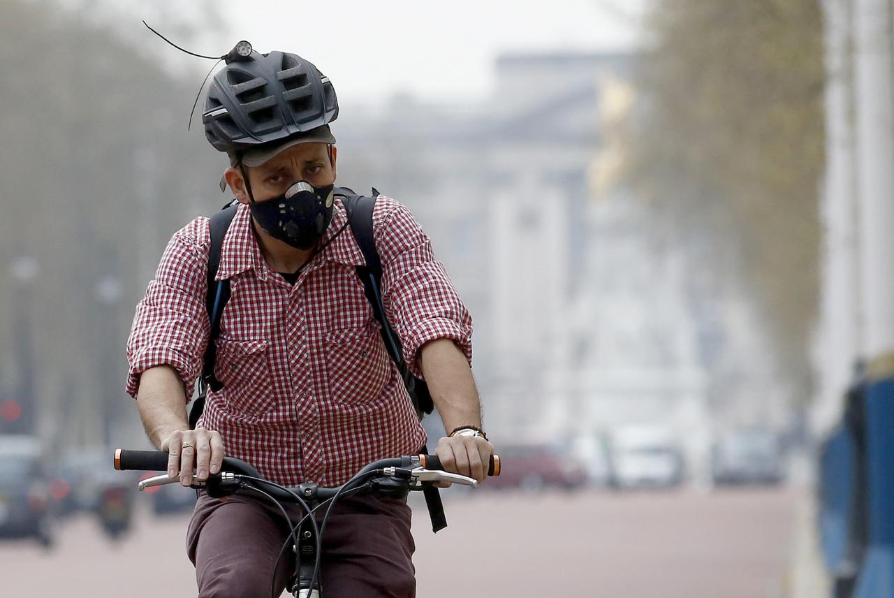 Low emission zones improve London air, but not enough
