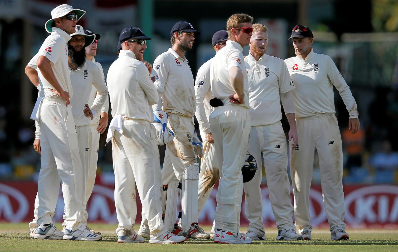England stretch lead to 206 after top order collapse