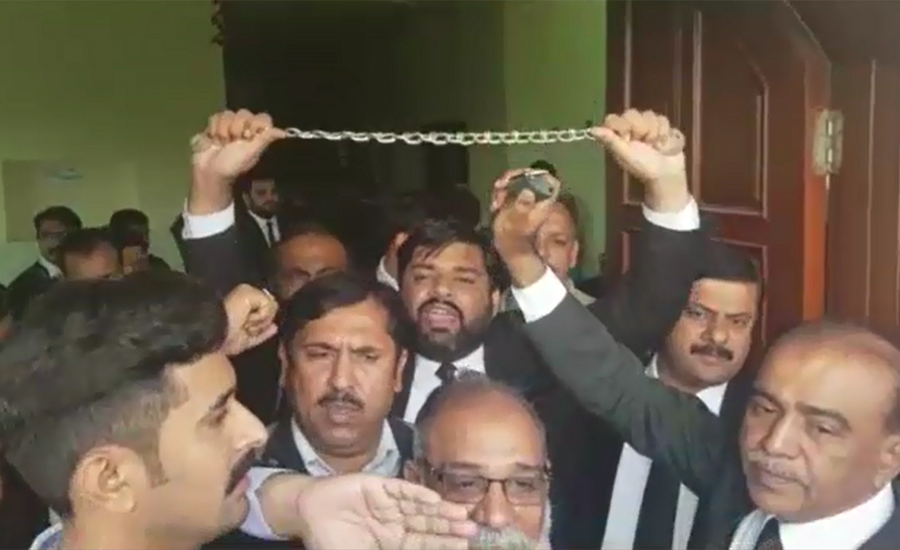 Lawyers continue protest for LHC benches in Punjab cities