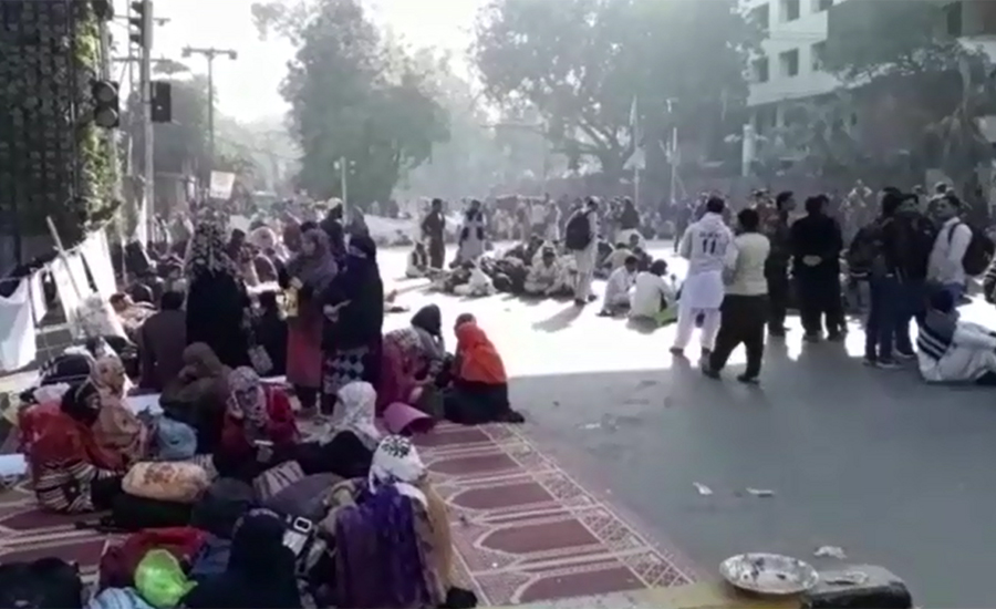 Population Welfare Dept employees continue protest for second day