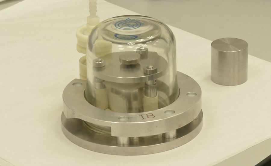 Scientists to swap dusty old kilogram for something more stable