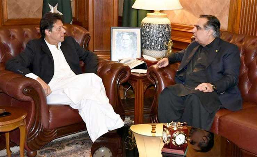 PM Imran Khan, Sindh Governor Imran Ismail discuss political situation
