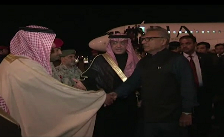 President Arif Alvi reaches Madina Munawwara to perform Umrah