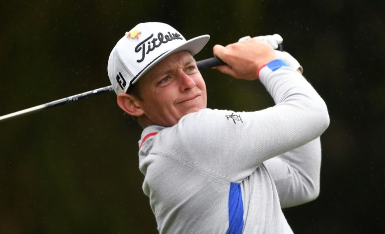 Golfer Smith holds off Leishman to defend Australian PGA title