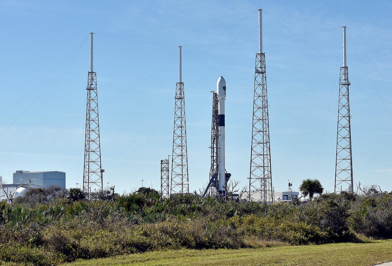 SpaceX to try again to launch US satellite in first national security mission