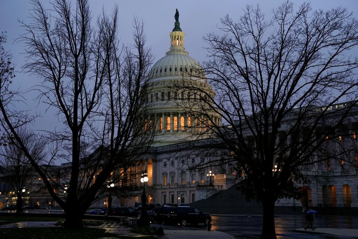 US House passes funds for Trump wall; government shutdown looms