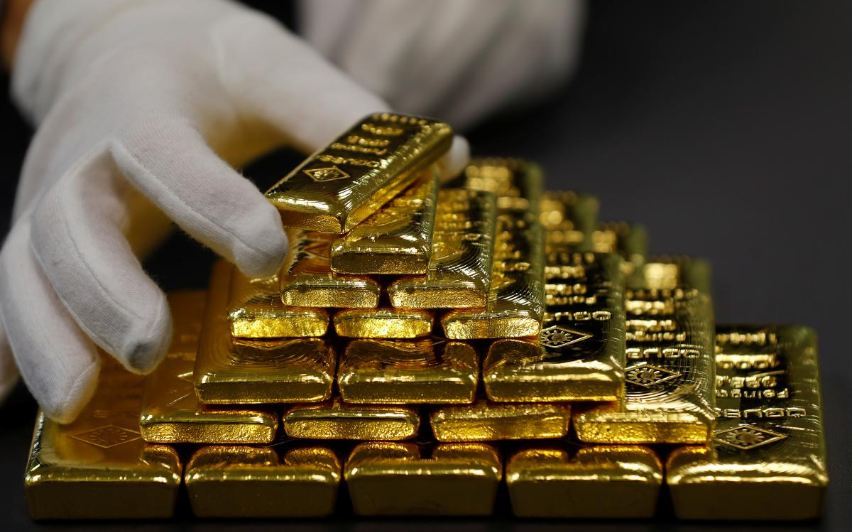 Gold scales over 5-month peak, investors await Fed outlook