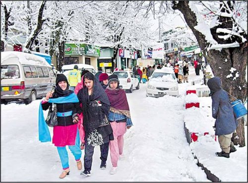  92 News Muree Tourists Snowfall Muree Snowfall Tourists Enjoying Mall Road Muree Tourists Welocome Cold weather