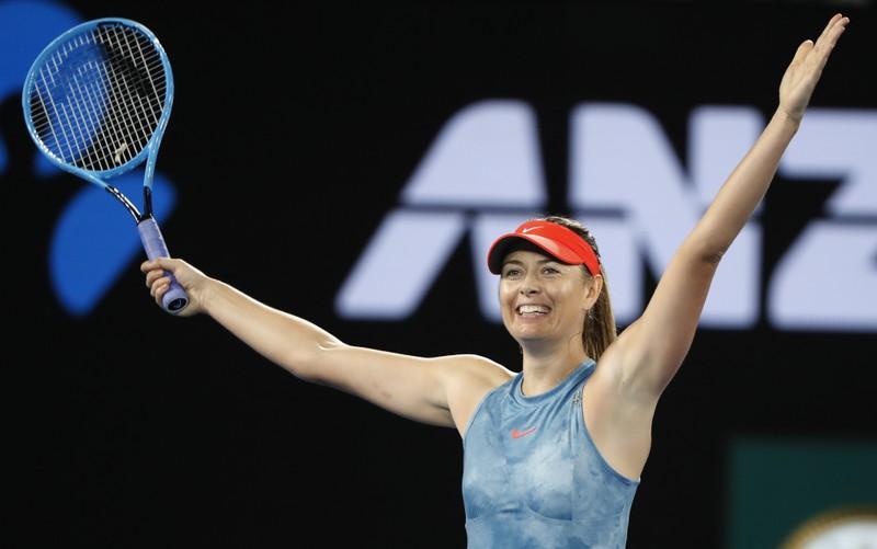 Sharapova ousts defending champion Wozniacki in Australian Open