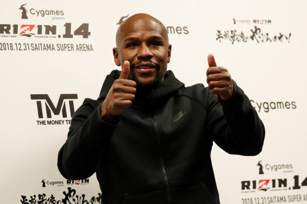 Mayweather blitzes Tenshin in Japanese boxing exhibition