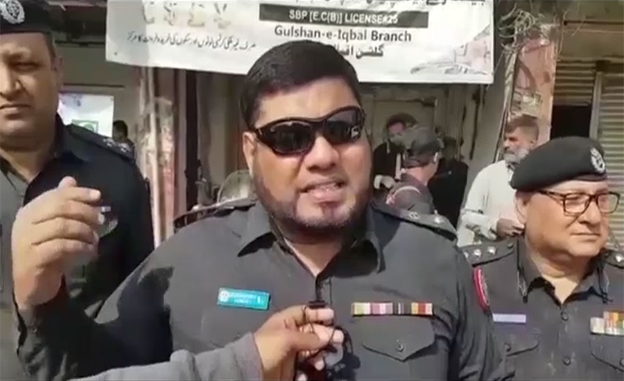 Rangers, police conduct operation at Sakhi mobile market in Karachi