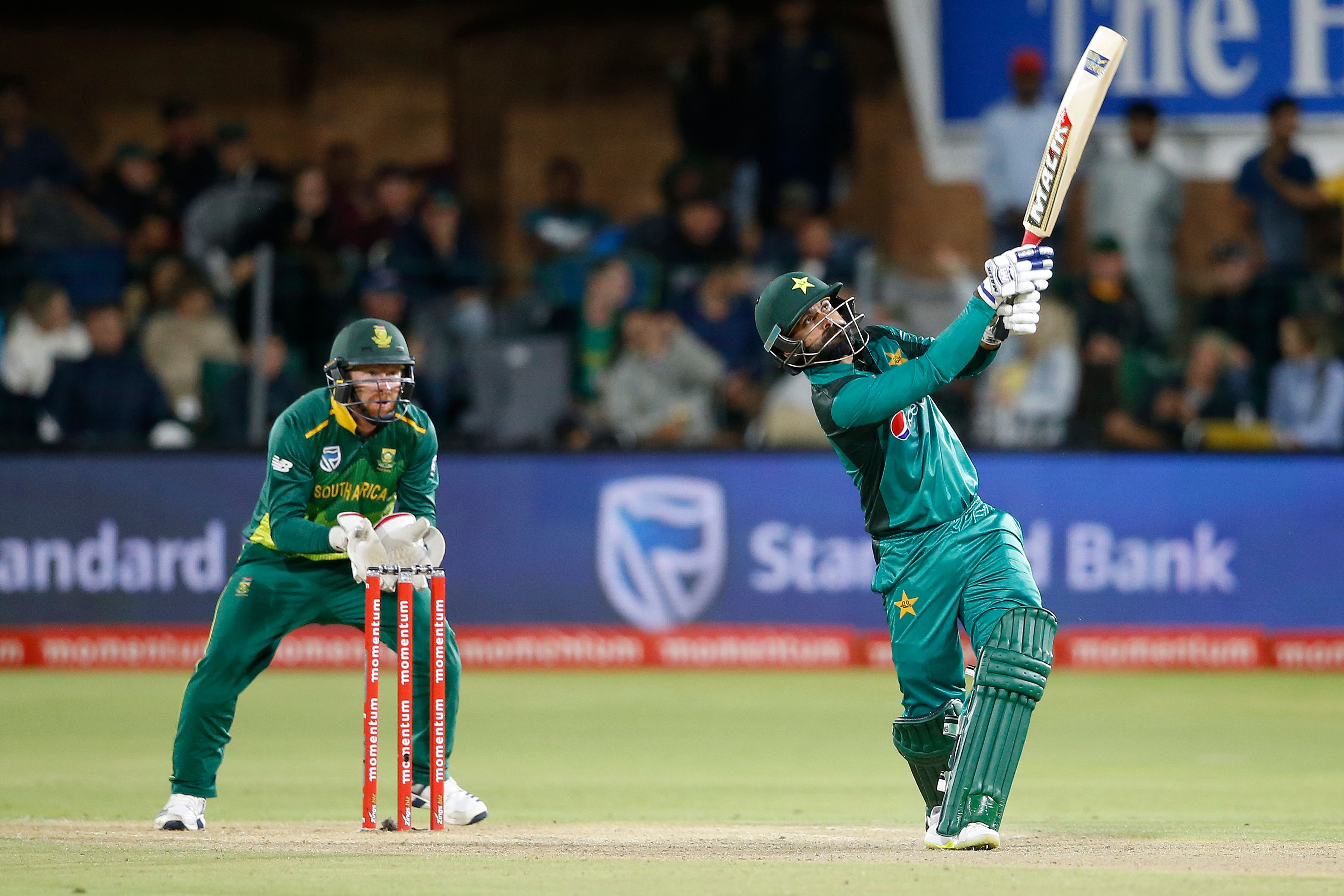 Ice-cool Hafeez seals thriller as Pakistan claim 1-0 lead over South Africa