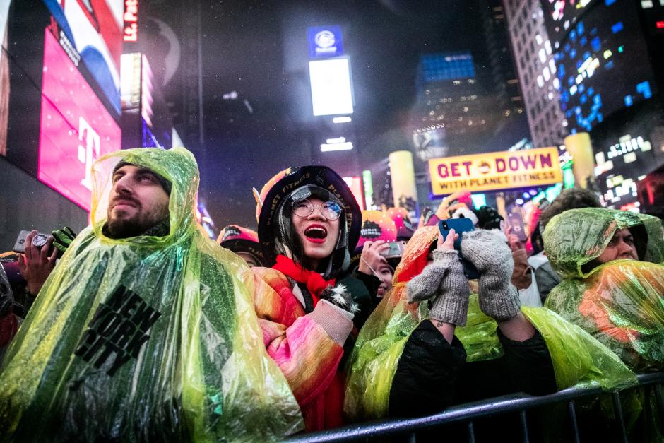 Thousands brave rain in New York's Times Square to welcome 2019
