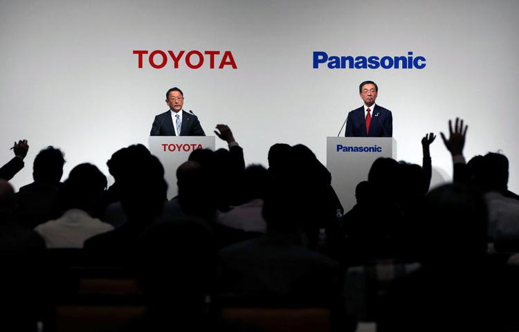 Toyota, Panasonic to set up EV battery JV in 2020