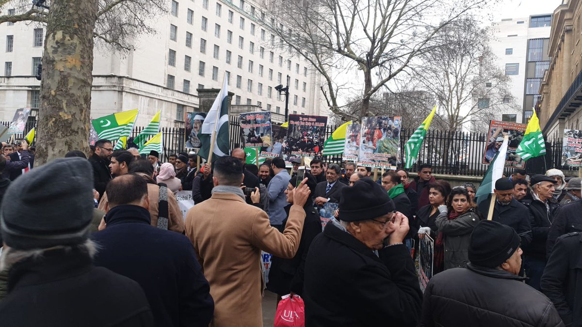 Protest held in London to show solidarity with people of Kashmir: FO