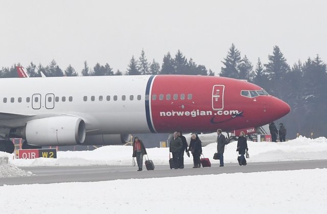 Norwegian plane lands at airport after bomb threat