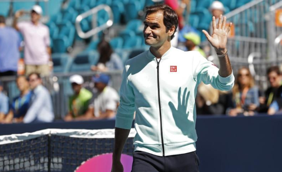 Federer fights back to beat Albot in Miami