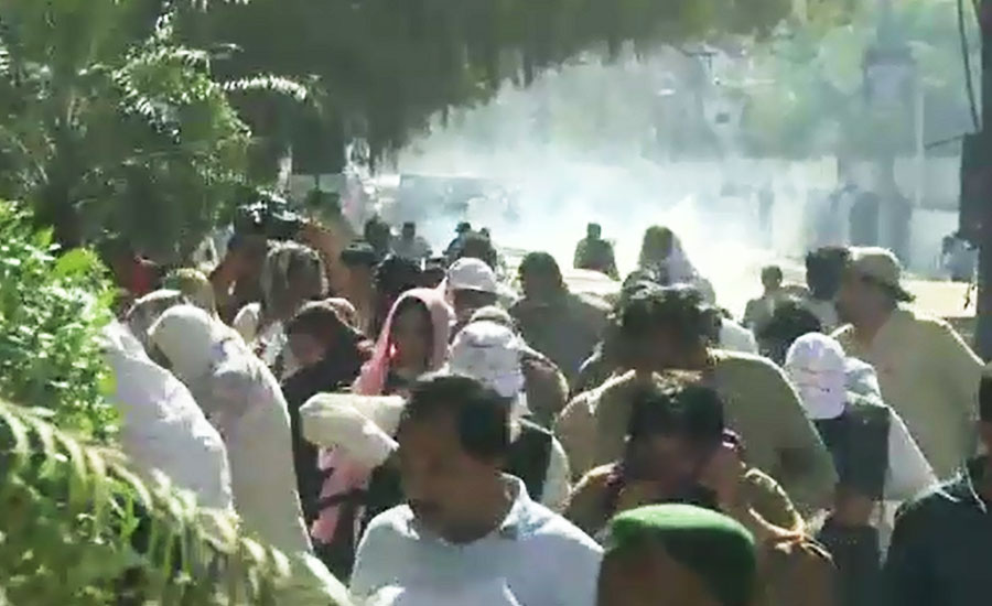 Protesting teachers beaten, tear-gassed in Karachi