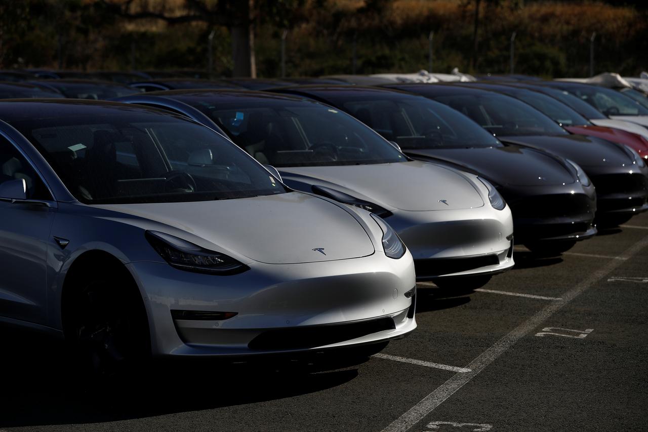 China customs lifts suspension on Tesla Model 3 imports