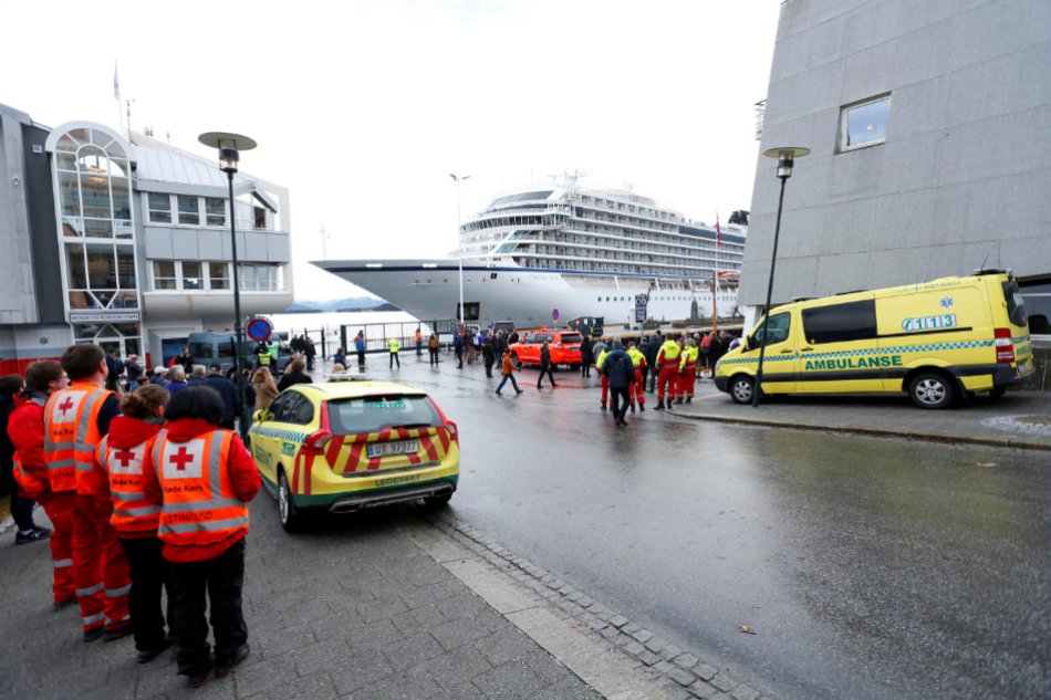 Cruise ship reaches Norway port after near disaster, dramatic rescues
