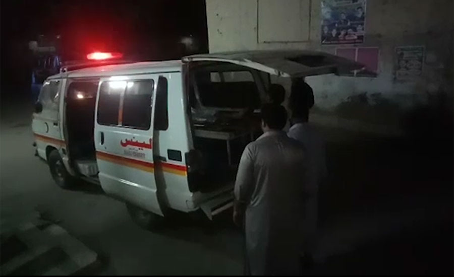 Five dead, 12 injured in Dadu road accident