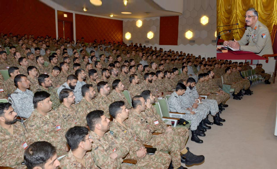 CJCSC Gen Zubair Hayat addresses faculty, student officers at Command & Staff College Quetta