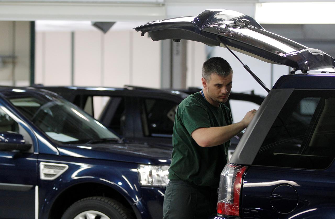 Jaguar Land Rover begins Brexit-linked UK plant shutdowns