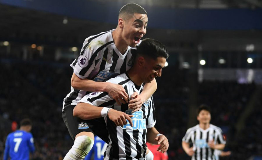 Newcastle win away with Perez header at Leicester