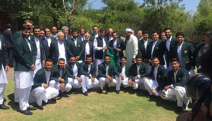 Pakistan’s ICC CWC squad calls on PM Irman Khan