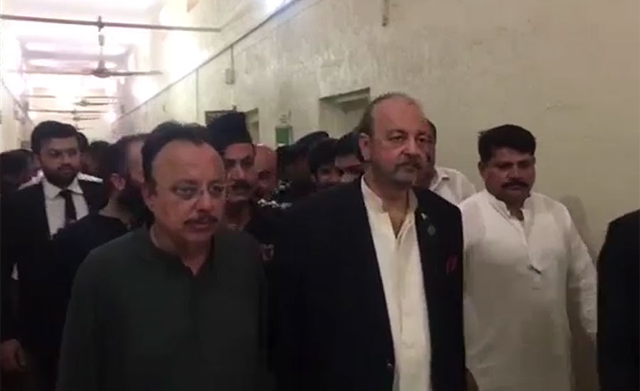 IMF is dealing with IMF in country: Agha Siraj Durrani