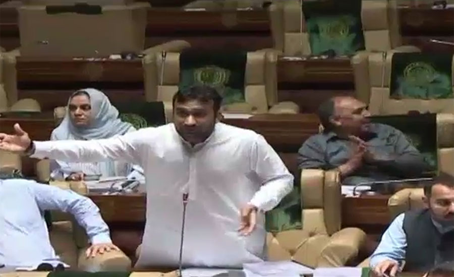 Ruckus in Sindh Assembly over PTI member’s ‘Bilawal kehti hay’ mock