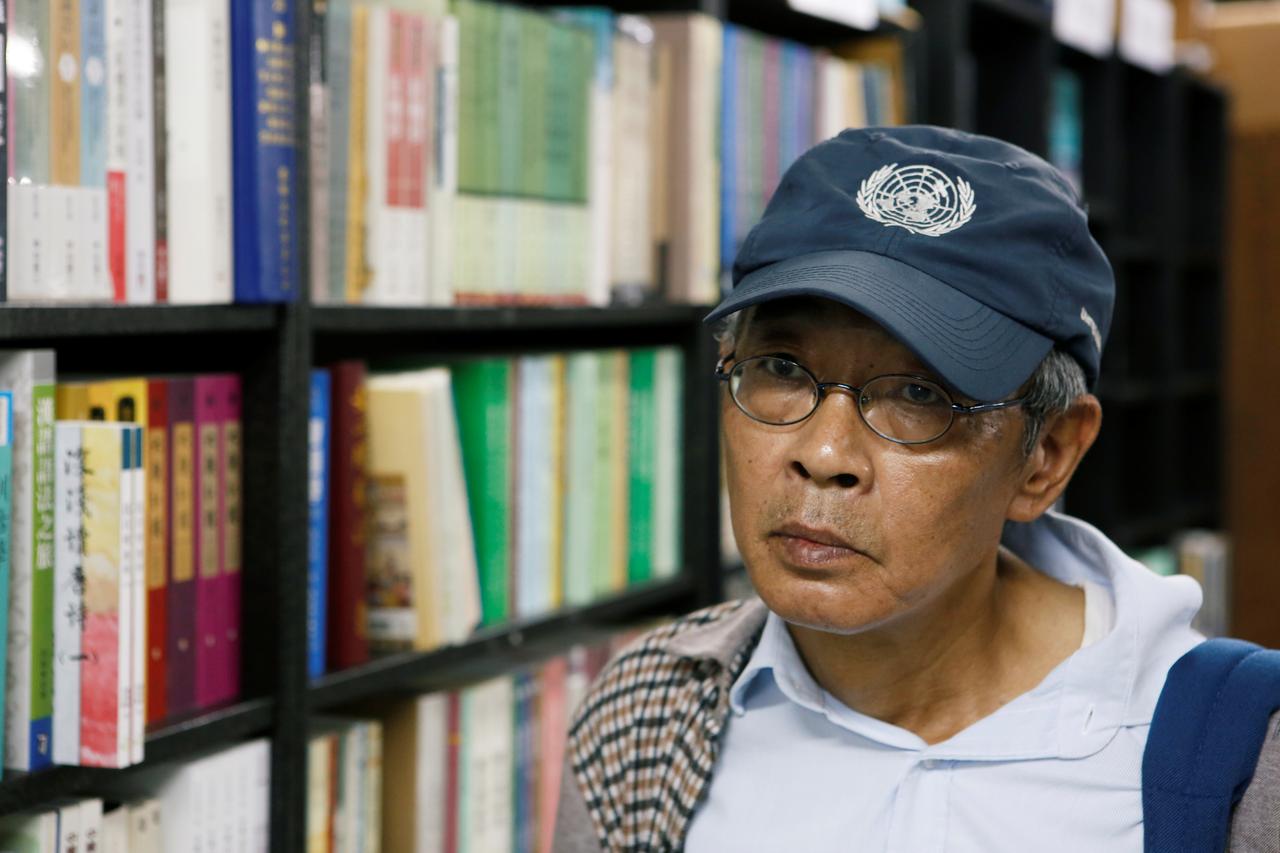 Spectre of extradition law spreads as Hong Kong bookseller flees to Taiwan