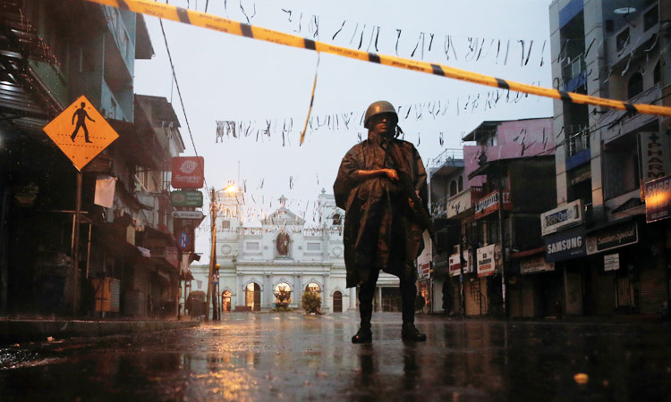 Sri Lankans urged to avoid mosques, churches amid fears of more attacks