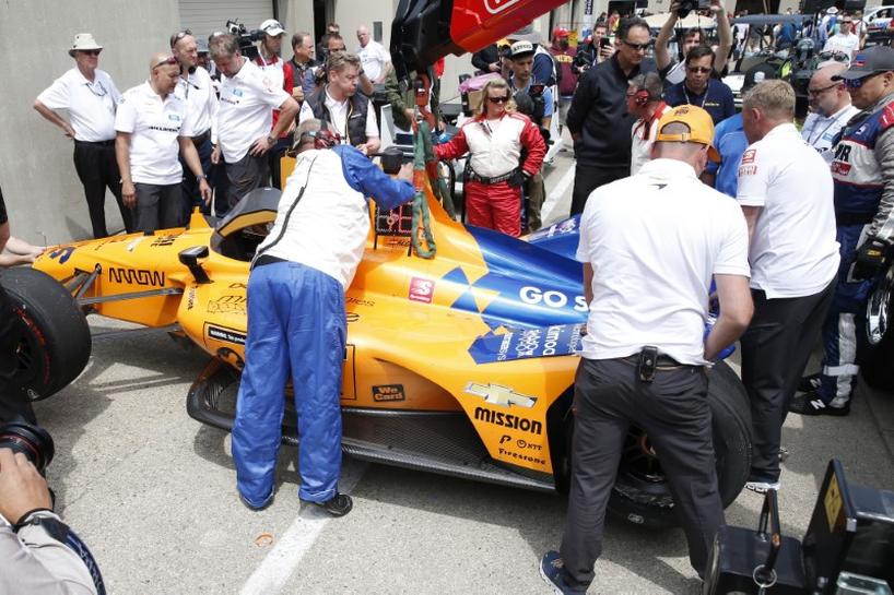 Alonso uninjured after crash during Indy 500 practice