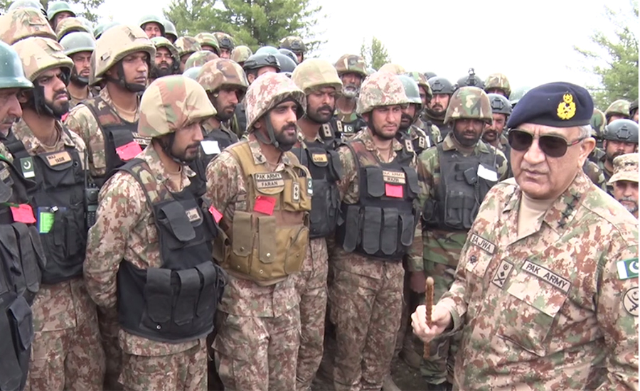 COAS Qamar Bajwa visits troops on forward posts along Pak-Afghan border