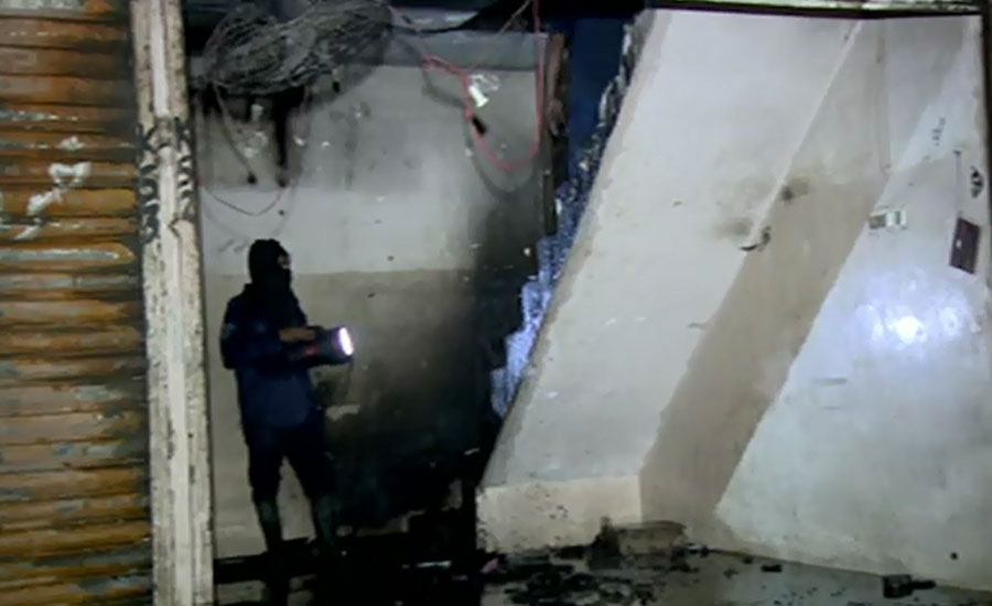 Shops gutted in fire near Dua chowk Karachi