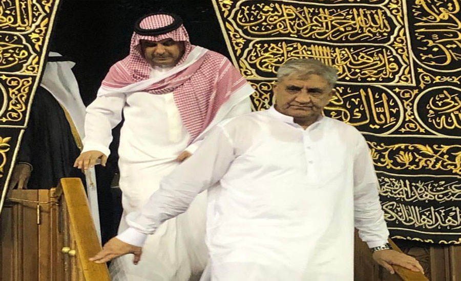 Army chief performs Umrah, prays for stability of Pakistan