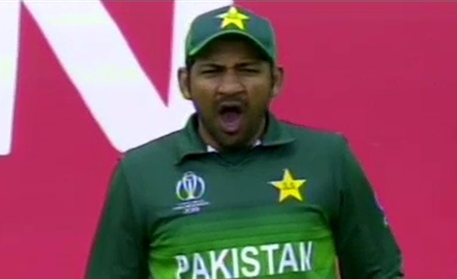 Sarfraz trolled for being lazy during match between India, Pakistan