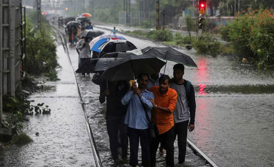 Heavy rains in India kill 27, cripple financial capital