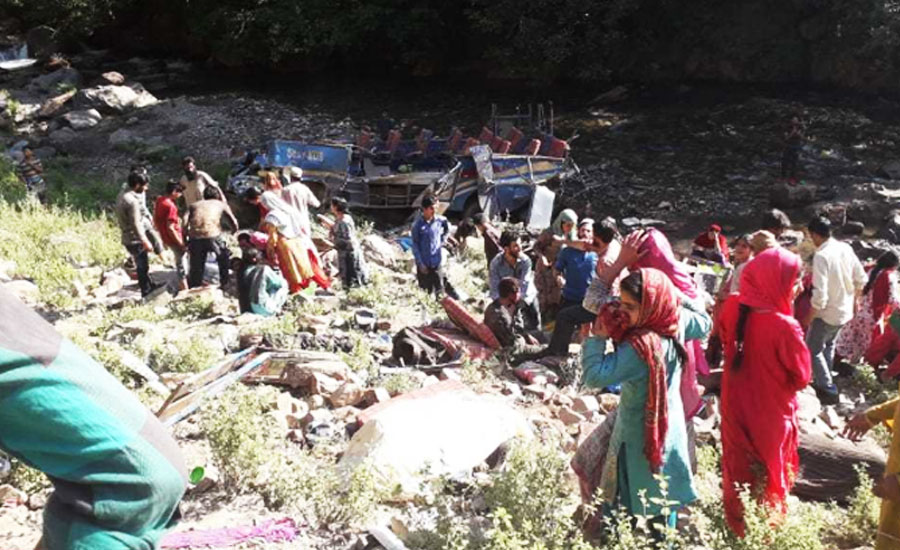 30 killed, 7 injured as bus falls into gorge in Occupied Kashmir