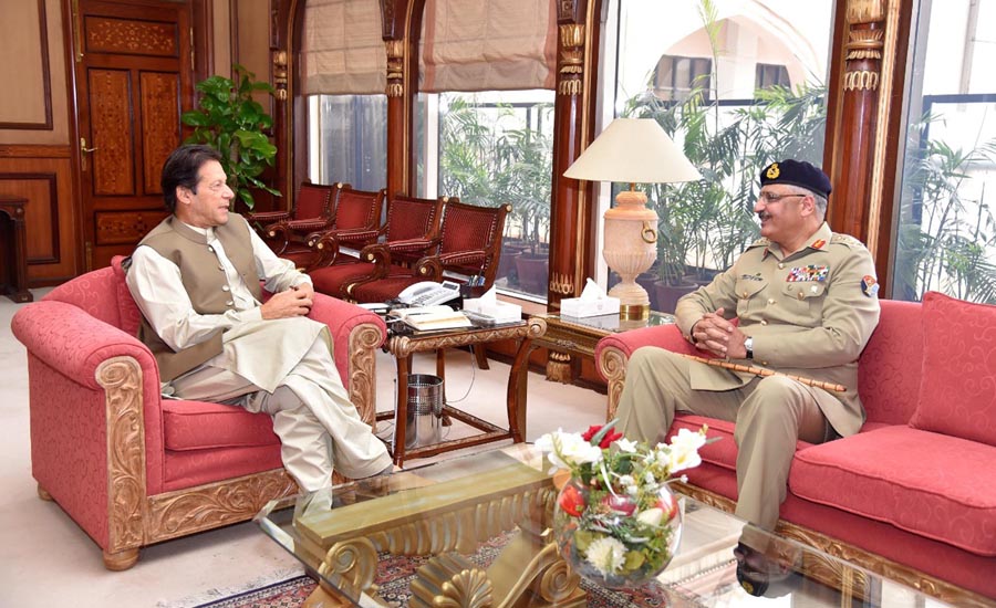CJCSC Gen Zubair Hayat calls on Prime Minister Imran Khan