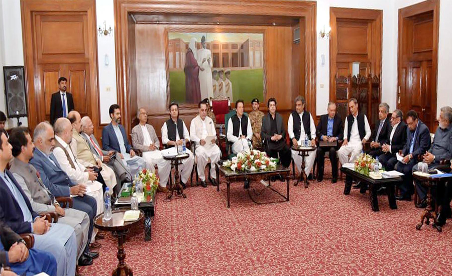 PM Imran Khan assures business community of removing all reservations