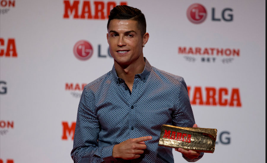 Cristiano Ronaldo receives Marca Legend award